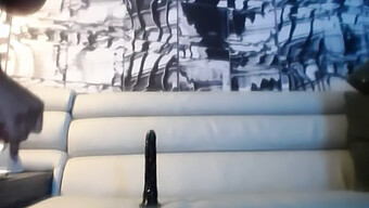 Grote Kont Babe Geniet Van Wilde Dildo Rijden In Compilatie Video