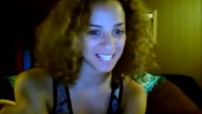 Beleza Negra Sedutora Seduz Na Webcam.