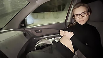 Young Girl Gives A Handjob While Stuck In Traffic