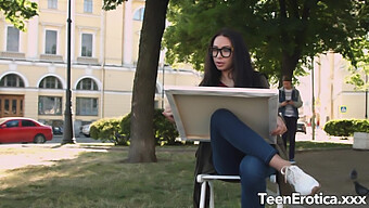 La Adolescente Hipster Regina Sparks Se Pone Traviesa En La Cama