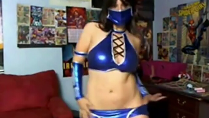 Cosplayer Felfedi Mortal Kombat Ihlette Ruháit Sztriptíz Videóban