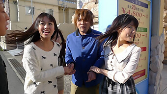 Kotomi Asakura And Her Friends Take Turns With A Lucky Guy