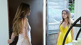 Les Jumelles Lesbiennes Melissa Moore Et Capri Anderson Se Lèchent Mutuellement Les Chattes