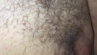 Istri Menggunakan Dildo Untuk Kepuasan Diri Dalam Video Buatan Sendiri