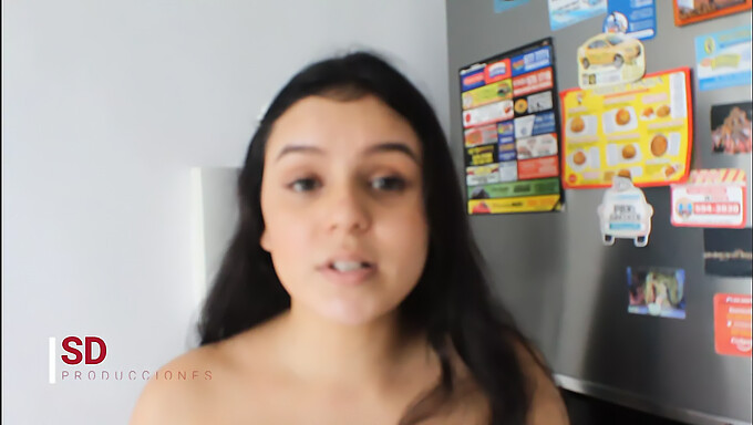 La Mujer De Mi Cuñada Se Ahoga En El Cuarto De Cocina - Porno En Español