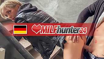 Vicky, Eine Reife Frau, Wird Von Kevin In Ihre Muschi Gefickt Und Er Spritzt In Einem Verlassenen Gebäude Auf Ihr Gesicht. Schau Dir Dieses Heiße Video Auf Milfhunter24.Com An!