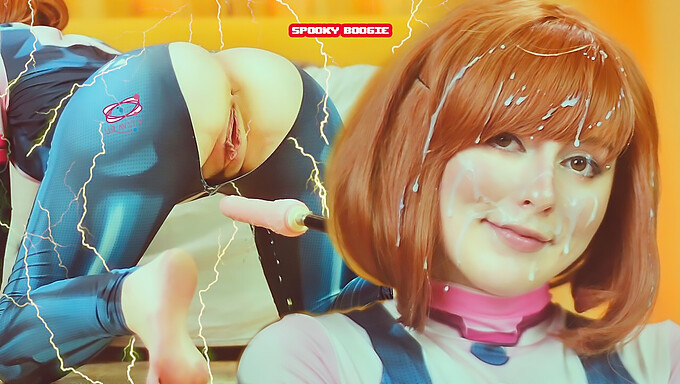 Cosplaying Uravity, Yakın Çekimde Seks Makinesi Tarafından Yüzüne Sikişiyor Ve Anal Olarak Beceriliyor