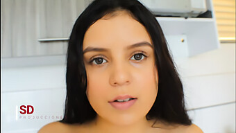 Melanie Me Ayuda Con Mis Ropas Y Luego Me Meto - Porno En Español